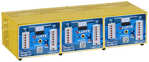 Carregador e desulfatizador de bateria MAXXI SHOCK F 30 Triplo Carregador e desulfatizador de bateria MAXXI SHOCK F 30 Triplo